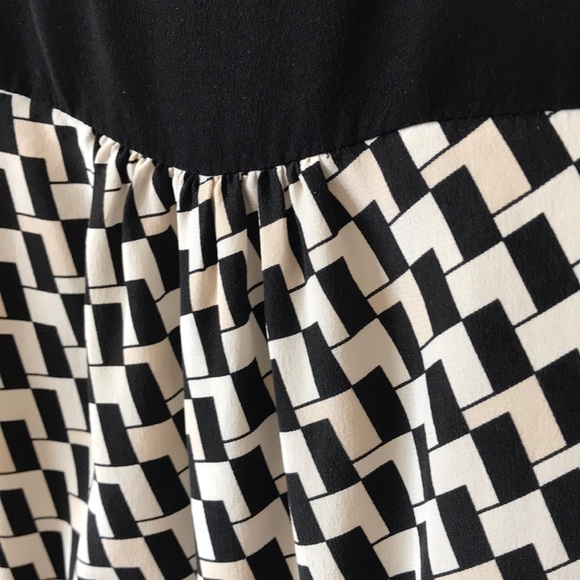 Dress - Picture 8 of 8